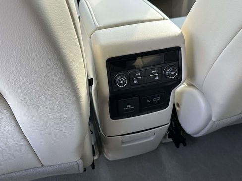 Used 2023 GMC Acadia Denali w/ Denali Ultimate Package image 15