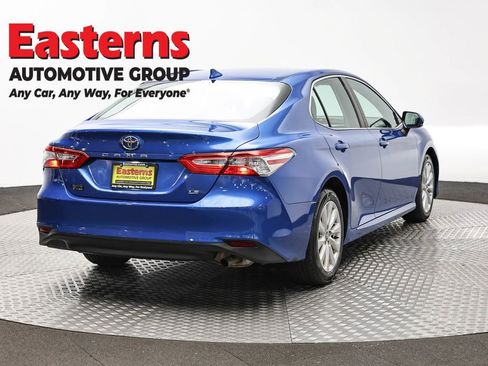 Used 2019 Toyota Camry LE FWD image 5