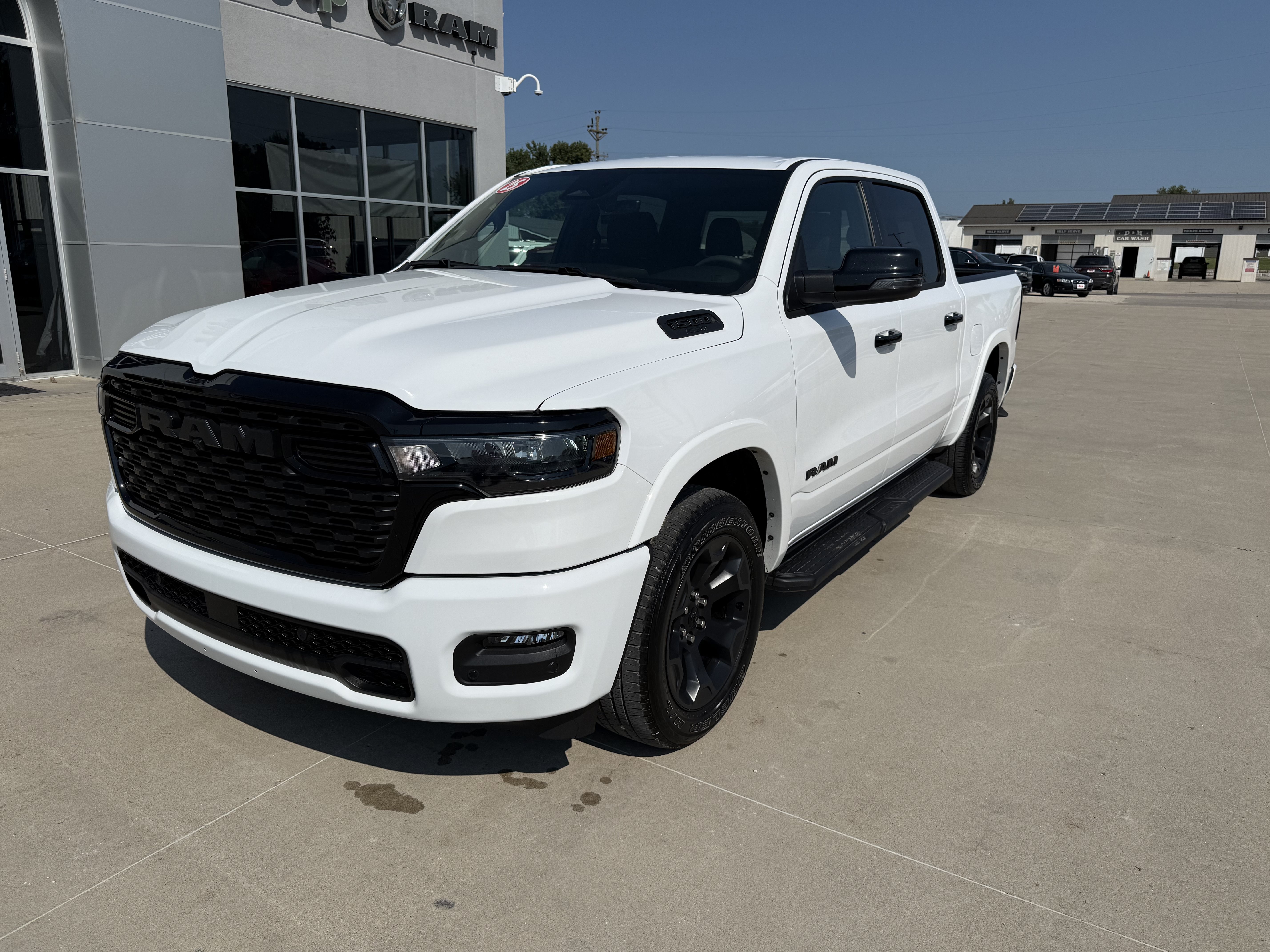 Used 2025 RAM 1500 Big Horn AWD/4WD image 32