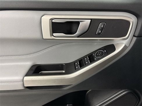 Certified 2023 Ford Explorer XLT w/ Equipment Group 202A image 5