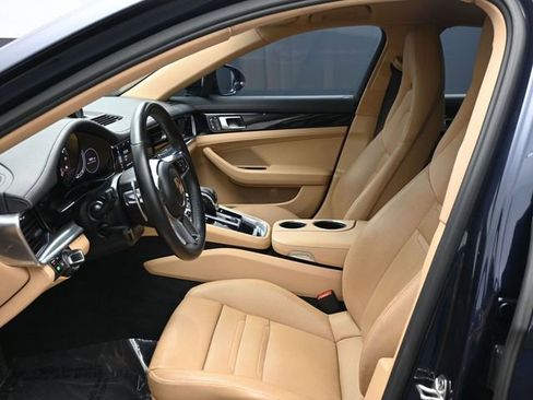 Used 2019 Porsche Panamera 4 w/ Premium Package image 10