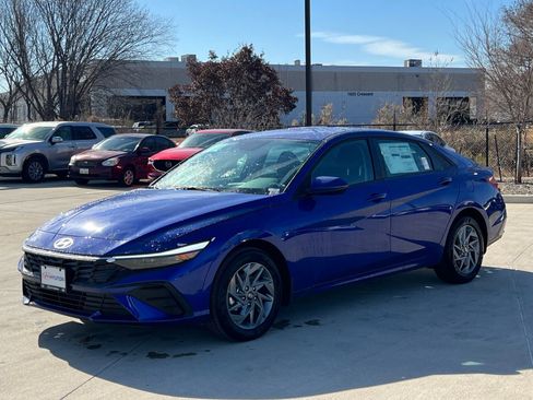 New 2026 Hyundai Elantra Blue image 5