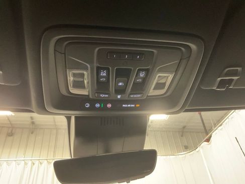 Used 2024 Chevrolet Silverado 2500 ZR2 w/ Technology Package image 24