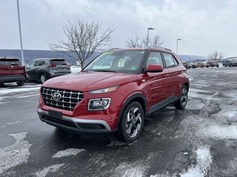 Used 2022 Hyundai Venue SEL image 15