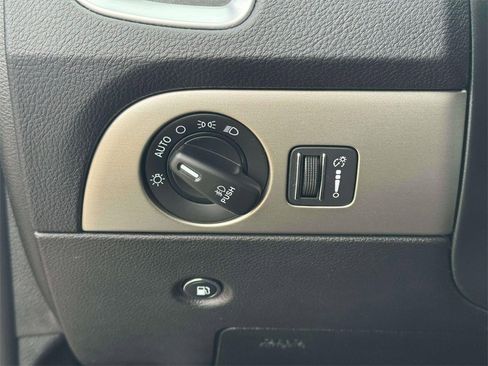 Used 2019 Dodge Durango SXT image 19