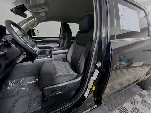 Used 2018 Toyota Tundra SR5 w/ TRD Sport Package AWD/4WD image 15