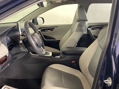 Used 2020 Toyota RAV4 Limited AWD/4WD image 26