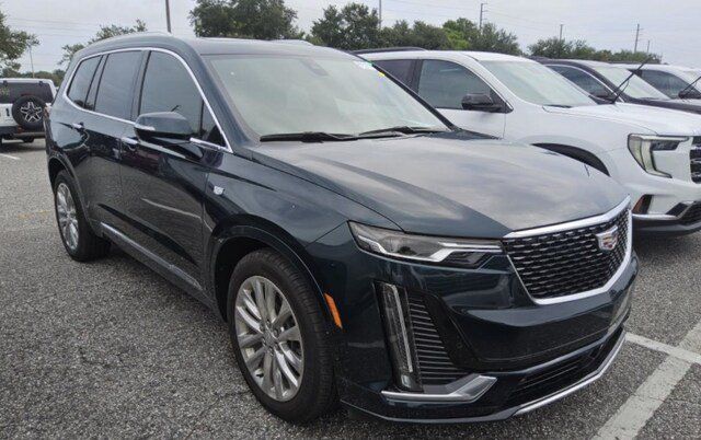 Used 2024 Cadillac XT6 Premium Luxury w/ Technology Package FWD image 2