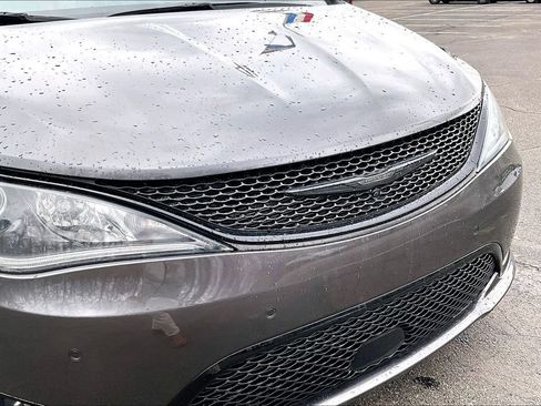 Used 2020 Chrysler Pacifica Limited w/ Advanced Safetytec Group image 5