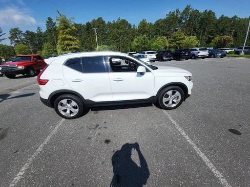 Used 2019 Volvo XC40 T5 Momentum AWD/4WD image 14