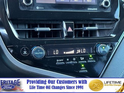 Used 2022 Toyota Camry SE w/ Carpet Mat Package (TMS) FWD image 19