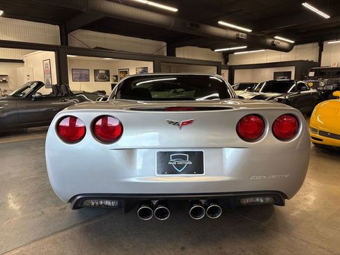 Used 2006 Chevrolet Corvette Coupe w/ Preferred Equipment Group RWD image 10