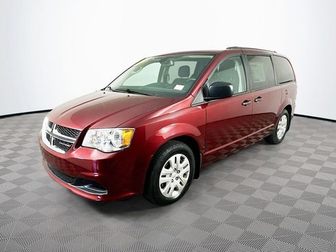 Used 2019 Dodge Grand Caravan SE w/ UConnect Hands-Free Group FWD image 5
