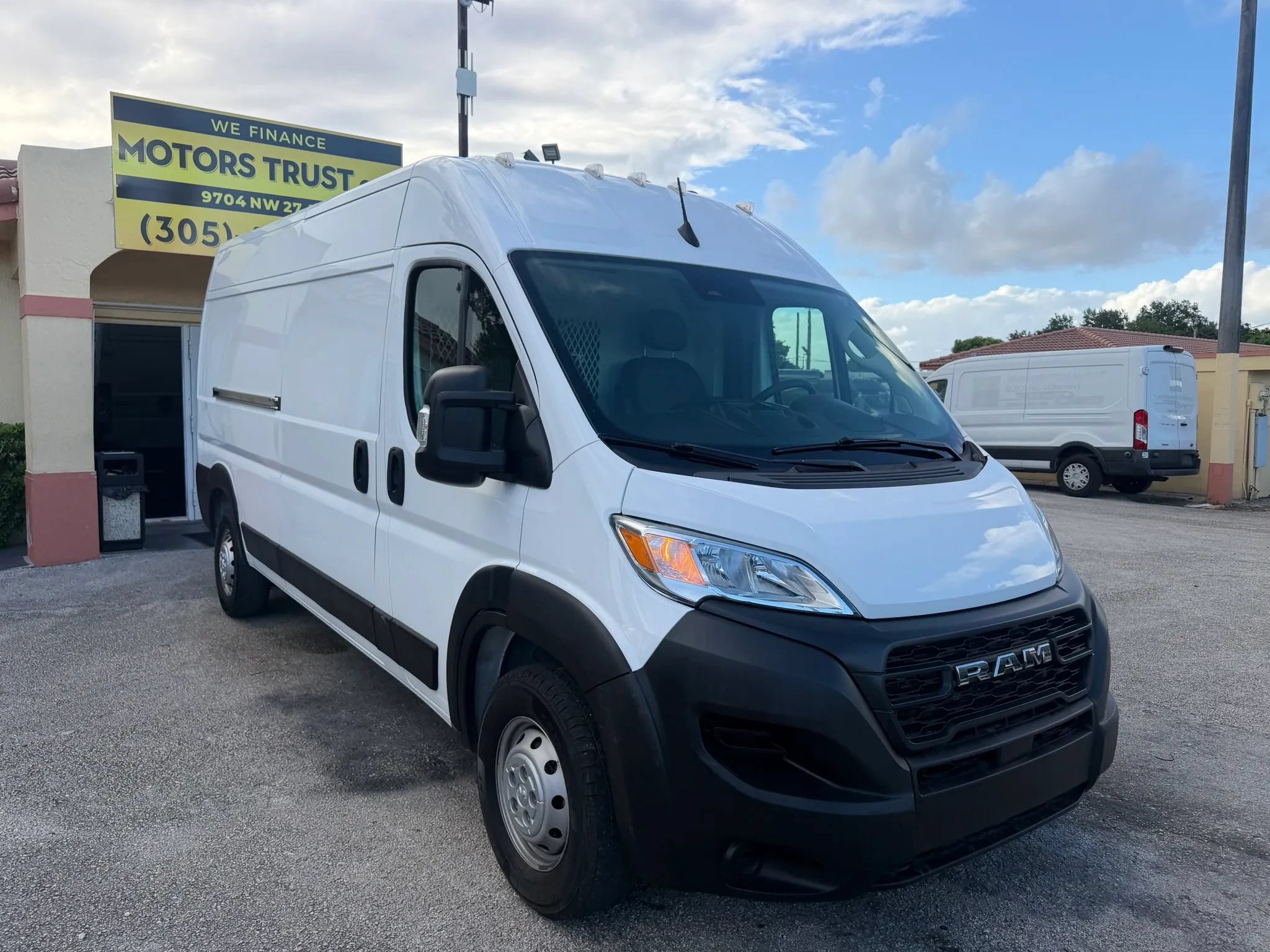 Used 2023 RAM ProMaster 2500 w/ Interior LED Lighting Group FWD image 9