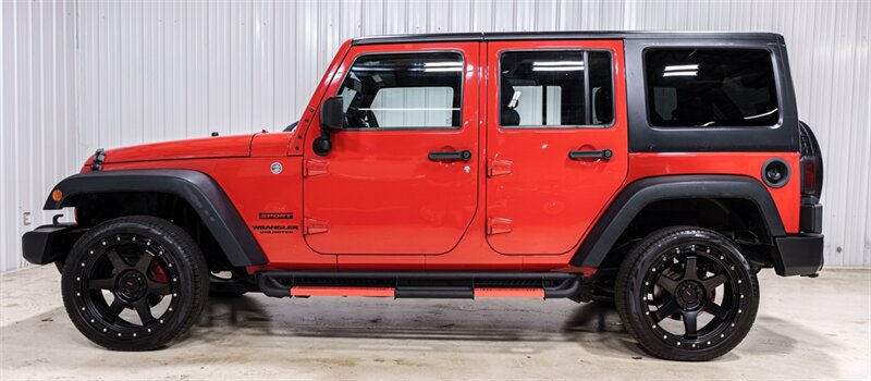 Used 2015 Jeep Wrangler Unlimited Sport w/ Connectivity Group AWD/4WD image 2