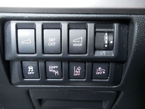 Used 2015 Subaru Outback 3.6R Limited image 19