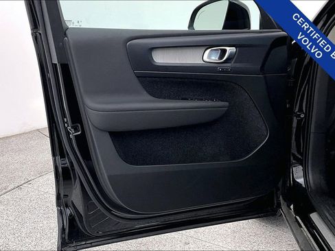 Certified 2025 Volvo XC40 B5 Plus image 23