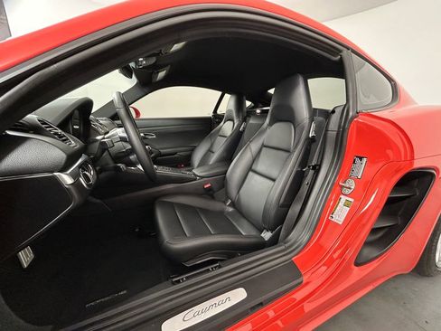 Used 2021 Porsche 718 Cayman RWD image 4