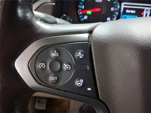 Used 2016 Chevrolet Suburban LT image 31