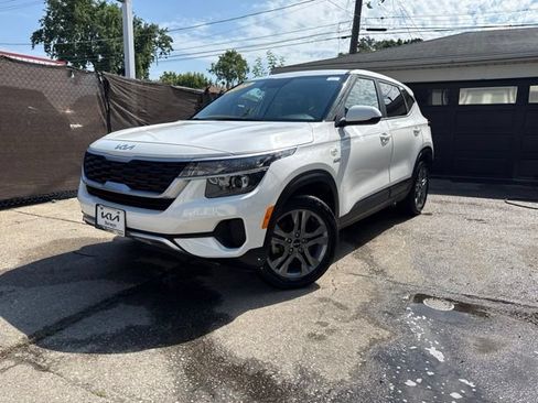 Certified 2023 Kia Seltos LX AWD/4WD image 1