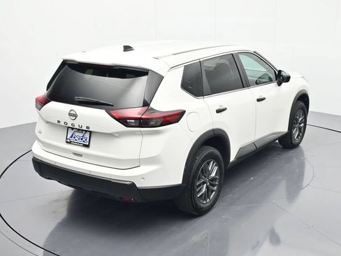 Used 2024 Nissan Rogue S FWD image 32