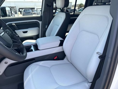 New 2025 Land Rover Defender 130 V8 image 10