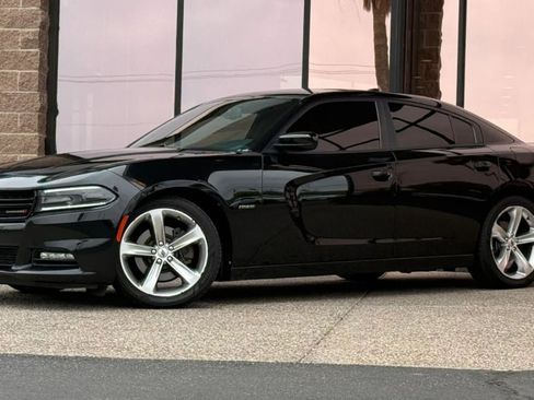 Used 2018 Dodge Charger R/T RWD image 3