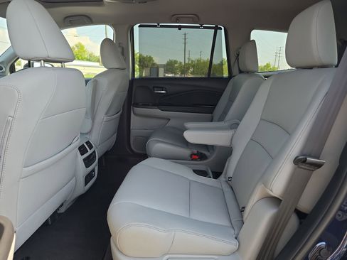 Used 2021 Honda Pilot Touring image 12