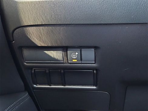 Used 2024 Nissan Armada SV image 22