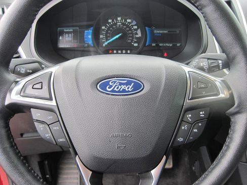 Used 2024 Ford Edge SEL image 15