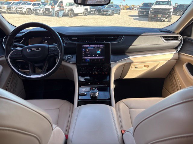 Used 2022 Jeep Grand Cherokee Limited AWD/4WD image 18