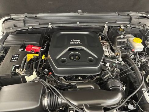 Used 2022 Jeep Wrangler Sport AWD/4WD image 11