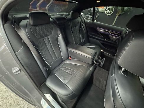 Used 2020 BMW 750i xDrive w/ M Sport Package AWD/4WD image 17