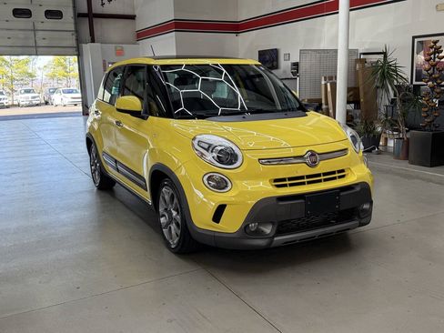 Used 2016 FIAT 500L Trekking FWD image 2