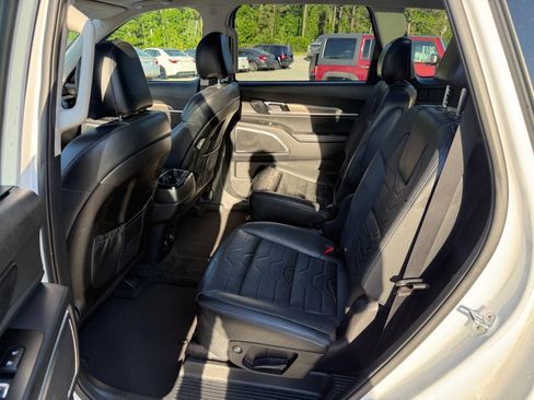 Used 2020 Kia Telluride SX w/ SX Prestige Package AWD/4WD image 22