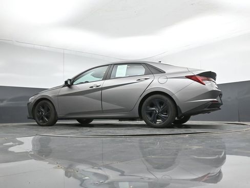 Used 2022 Hyundai Elantra Blue image 39