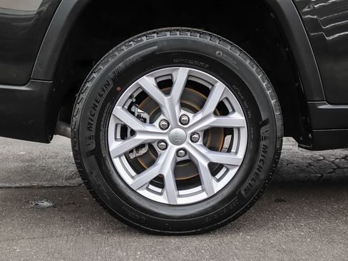 Used 2022 Jeep Grand Cherokee L Limited AWD/4WD image 10