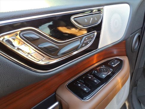 Used 2024 Lincoln Navigator Reserve image 16