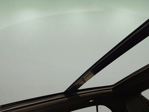 Used 2022 Cadillac XT4 Premium Luxury w/ Technology Package image 18