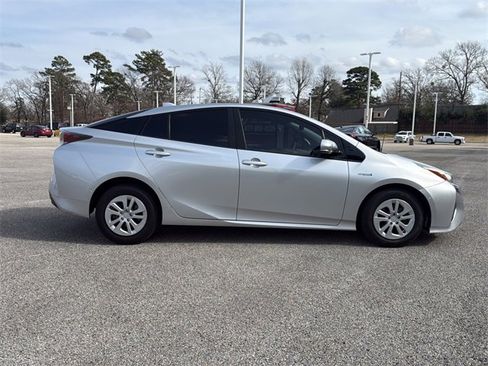 Used 2016 Toyota Prius Four w/ Advanced Technology Package image 6