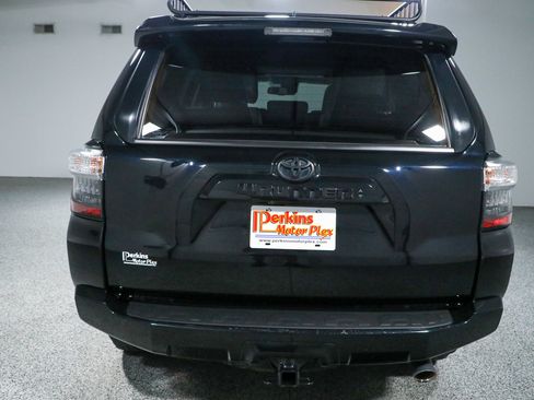 Used 2023 Toyota 4Runner SR5 Premium w/ Moonroof Package AWD/4WD image 8