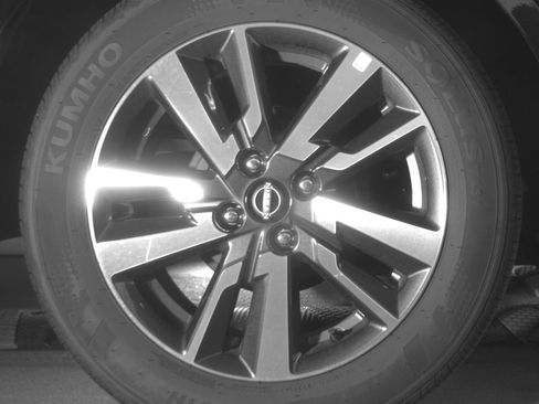 Used 2025 Nissan Versa SV FWD image 15