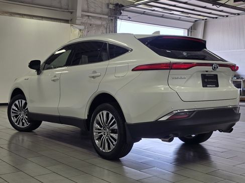 Certified 2021 Toyota Venza XLE AWD/4WD image 13