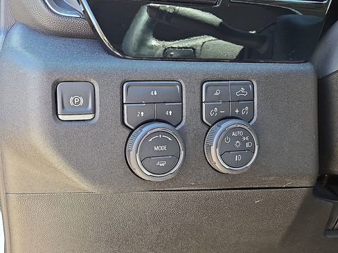 Used 2024 Chevrolet Silverado 2500 LT w/ Texas Edition AWD/4WD image 25