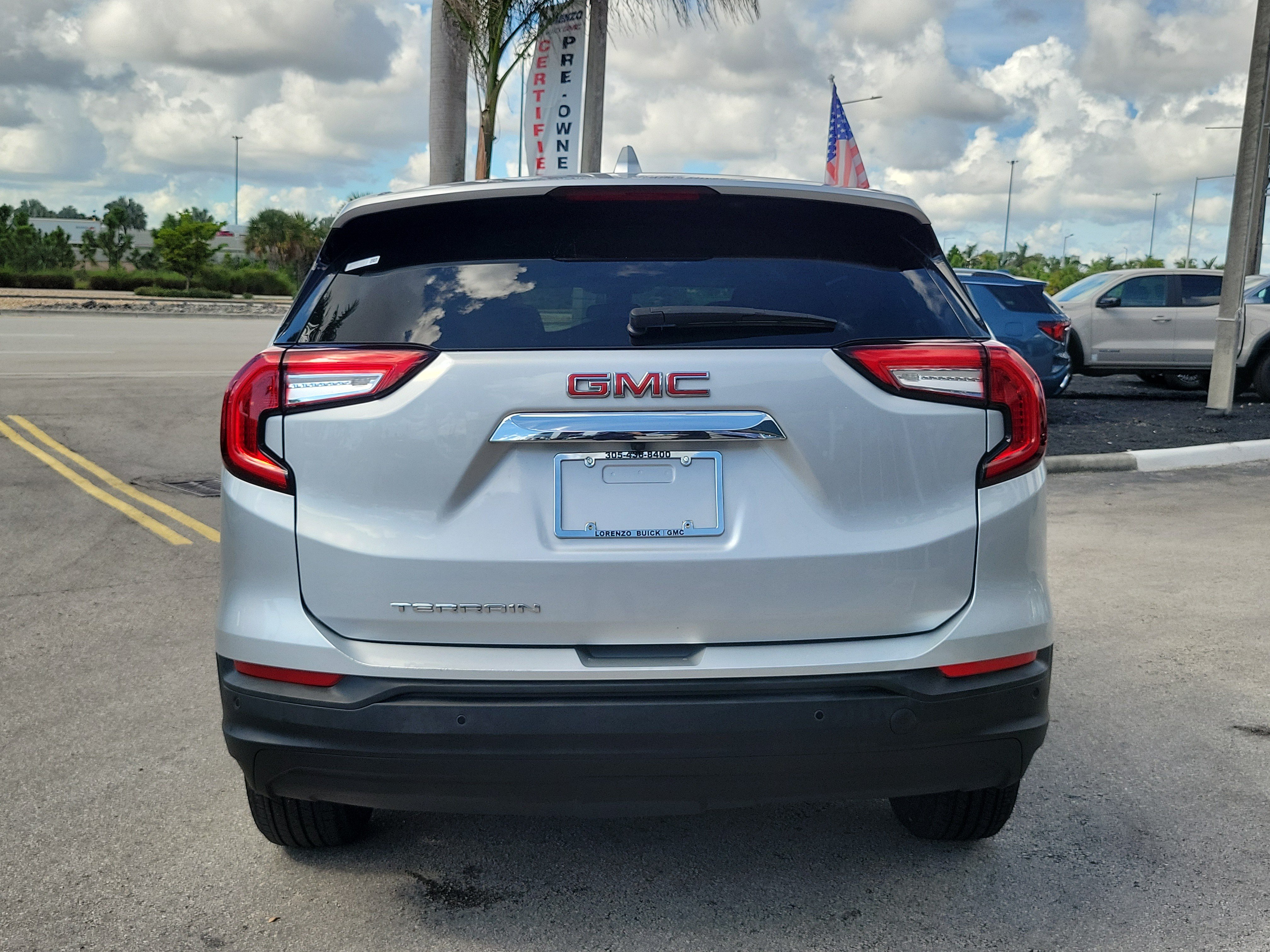 Used 2022 GMC Terrain SLE FWD image 6
