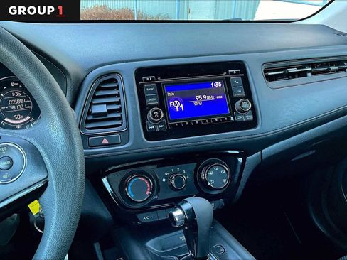 Used 2020 Honda HR-V LX image 6