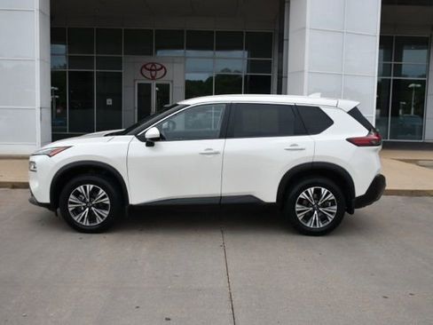Used 2023 Nissan Rogue SV AWD/4WD image 2