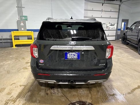 Used 2023 Ford Explorer XLT w/ Equipment Group 202A image 7