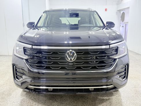Used 2024 Volkswagen Atlas SEL Premium R-Line image 2