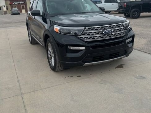 Used 2023 Ford Explorer Limited image 4